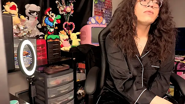 Snapshot of ShinyCherub chatting on September 21, 2025, 11:37 am ShinyCherub online show from September 21, 2025, 11:37 am