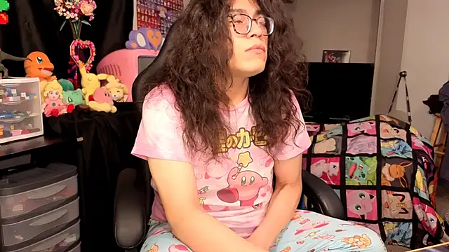 Snapshot of ShinyCherub chatting on October 8, 2025, 10:06 am ShinyCherub online show from October 8, 2025, 10:06 am