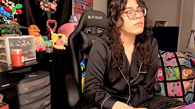 Snapshot of ShinyCherub chatting on October 6, 2025, 5:46 pm ShinyCherub online show from October 6, 2025, 5:46 pm