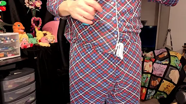 Snapshot of ShinyCherub chatting on October 5, 2025, 2:41 pm ShinyCherub online show from October 5, 2025, 2:41 pm