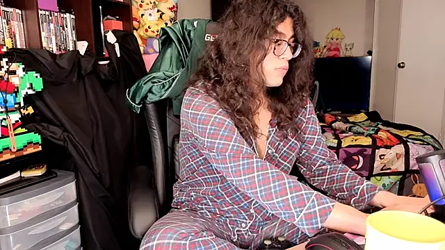 ShinyCherub online show from February 11, 2026, 4:01 am