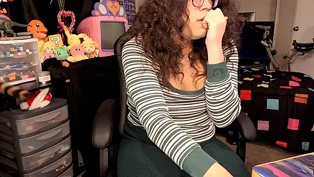 Snapshot of ShinyCherub chatting on October 20, 2025, 10:38 am ShinyCherub online show from October 20, 2025, 10:38 am