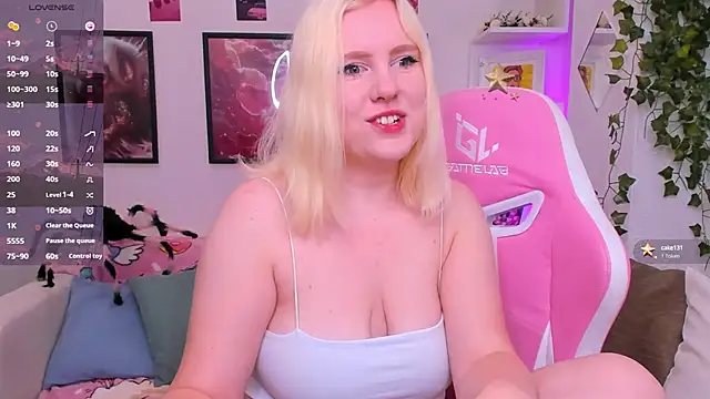 Snapshot of art_lovee chatting on September 30, 2025, 1:22 am art lovee online show from September 30, 2025, 1:22 am