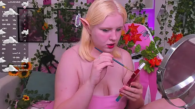 Snapshot of art_lovee chatting on October 27, 2025, 3:29 am art lovee online show from October 27, 2025, 3:29 am