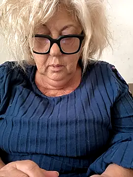 Snapshot of Merilulla chatting on October 1, 2025, 11:14 am Merilulla online show from October 1, 2025, 11:14 am