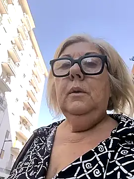 Snapshot of Merilulla chatting on October 18, 2025, 12:29 pm Merilulla online show from October 18, 2025, 12:29 pm