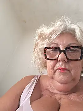 Snapshot of Merilulla chatting on July 11, 2026, 12:16 pm Merilulla online show from July 11, 2026, 12:16 pm