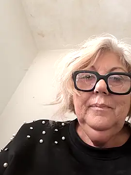 Snapshot of Merilulla chatting on October 7, 2025, 2:51 pm Merilulla online show from October 7, 2025, 2:51 pm