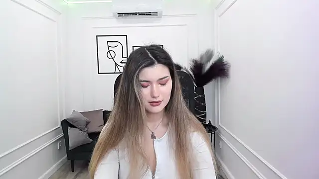 AnneTLi online show from September 25, 2025, 3:23 am