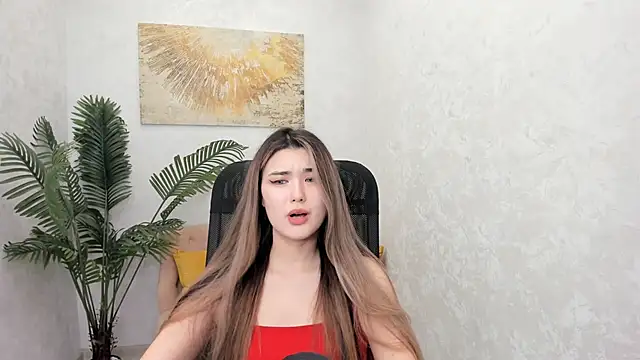 AnneTLi online show from December 3, 2024, 10:12 am