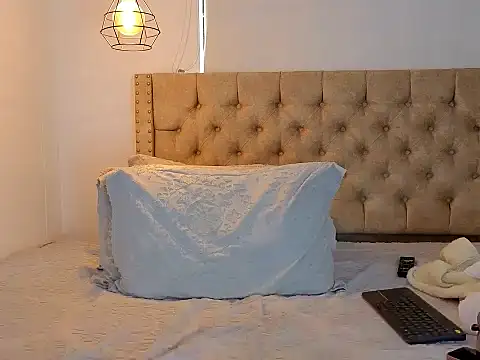 Snapshot of KeryHillson chatting on October 13, 2025, 1:02 pm KeryHillson online show from October 13, 2025, 1:02 pm