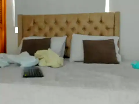 Snapshot of KeryHillson chatting on October 1, 2025, 12:31 pm KeryHillson online show from October 1, 2025, 12:31 pm