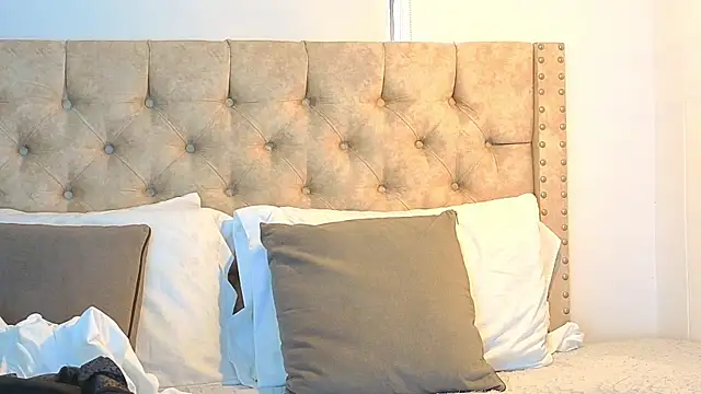 Snapshot of KeryHillson chatting on October 30, 2025, 12:14 pm KeryHillson online show from October 30, 2025, 12:14 pm