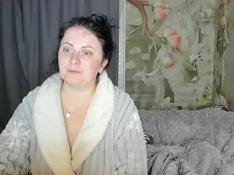 Snapshot of Lillian2 chatting on October 15, 2025, 10:40 pm Lillian2 online show from October 15, 2025, 10:40 pm