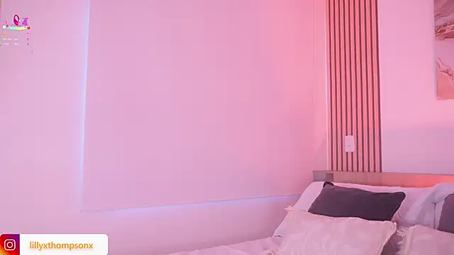 Snapshot of LillyThompson chatting on October 3, 2025, 8:32 pm LillyThompson online show from October 3, 2025, 8:32 pm