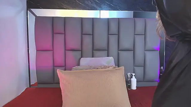  MiaBrown  online show from November 14, 2025, 12:09 pm