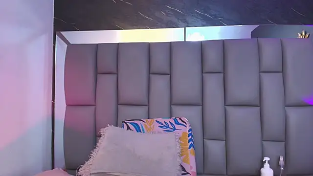  MiaBrown  online show from November 20, 2025, 12:06 pm