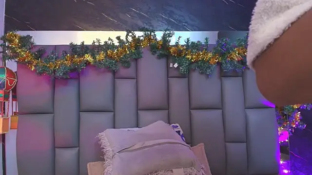  MiaBrown  online show from December 3, 2025, 12:04 pm