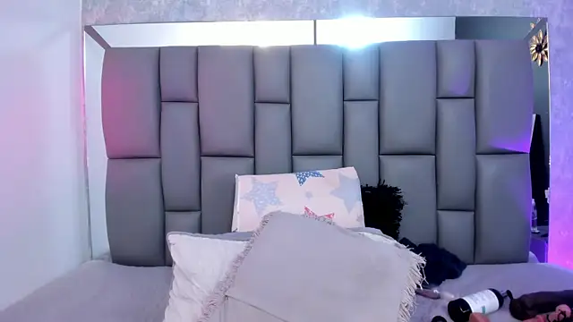 Snapshot of _MiaBrown_ chatting on February 24, 2025, 6:15 pm MiaBrown online show from February 24, 2025, 6:15 pm