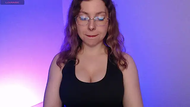 Snapshot of Leah_Reed chatting on September 29, 2025, 2:12 pm Leah Reed online show from September 29, 2025, 2:12 pm