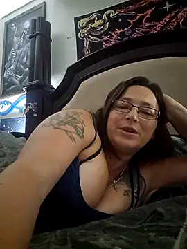 angelbaby1998 online show from April 13, 2026, 4:22 pm