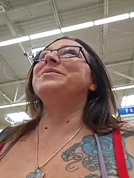 angelbaby1998 online show from April 9, 2026, 9:43 pm