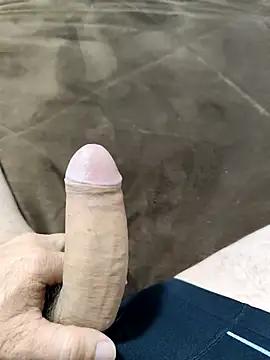 Snapshot of AndrePaus chatting on October 9, 2025, 1:55 pm AndrePaus online show from October 9, 2025, 1:55 pm