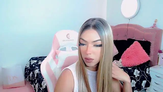 Tanedra collings online show from September 23, 2025, 3:13 am