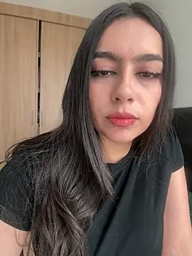 Nicollemays online show from February 19, 2026, 4:26 pm