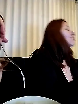 DonnaMagdalena online show from January 22, 2025, 5:49 pm