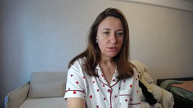 DonnaMagdalena online show from September 28, 2025, 12:12 pm