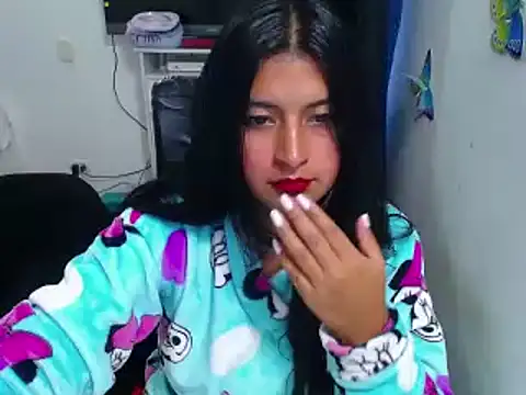 Yunhot  online show from February 15, 2025, 8:34 pm
