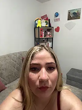 Snapshot of Celestedubois chatting on December 7, 2024, 1:08 am Celestedubois online show from December 7, 2024, 1:08 am