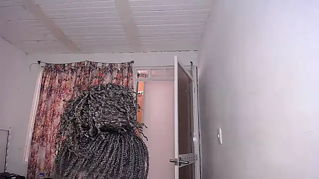 yselahot online show from October 5, 2025, 4:53 pm