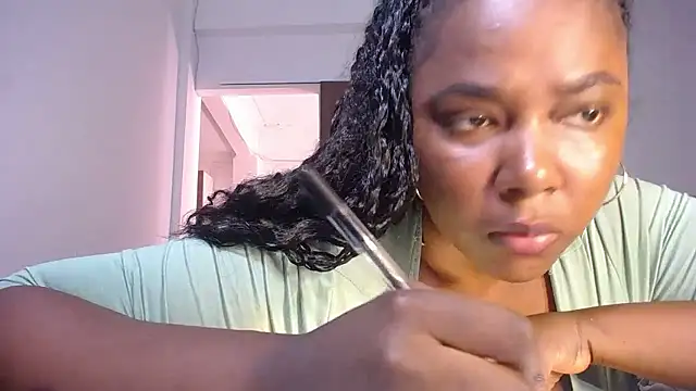 Snapshot of yselahot chatting on January 13, 2026, 7:18 pm yselahot online show from January 13, 2026, 7:18 pm