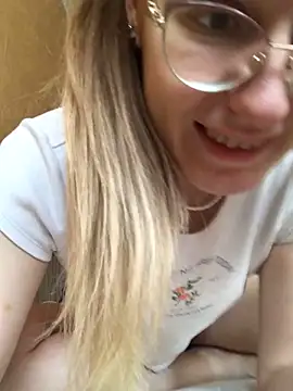  Sweet Love  online show from February 14, 2025, 7:59 am