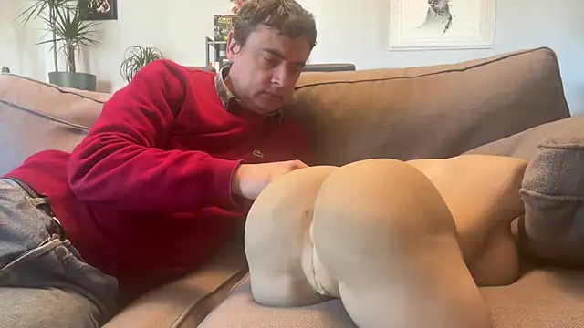 freddy0222222 online show from April 8, 2026, 10:50 am