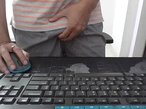 mrose8080 online show from February 20, 2026, 6:32 pm