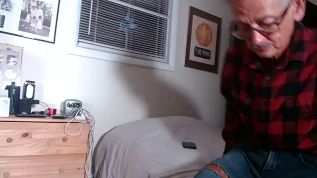 Snapshot of hottottrot691 chatting on October 14, 2025, 11:47 pm hottottrot691 online show from October 14, 2025, 11:47 pm