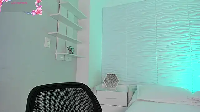 Snapshot of CamileHolmes chatting on February 27, 2026, 4:56 am CamileHolmes online show from February 27, 2026, 4:56 am