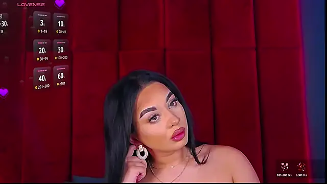 MadyLuxxx online show from October 23, 2025, 6:28 pm