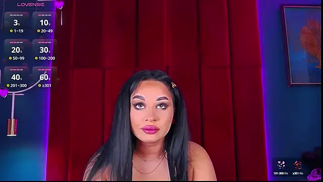 MadyLuxxx online show from October 7, 2025, 7:04 pm