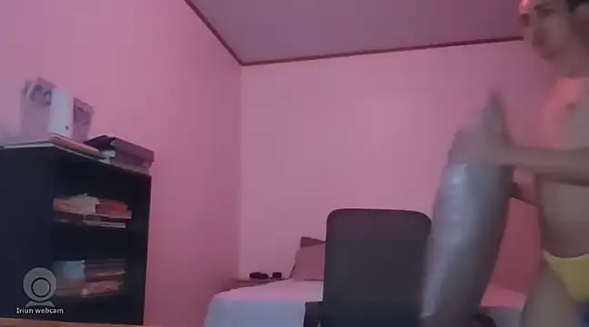 Snapshot of Twinkjooss chatting on March 6, 2025, 5:03 am Twinkjooss online show from March 6, 2025, 5:03 am