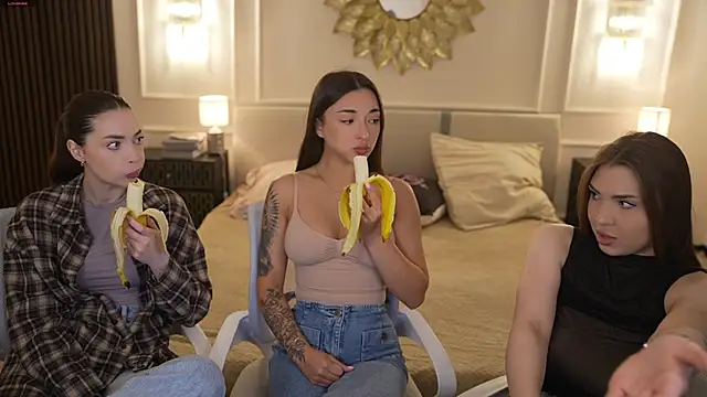 Snapshot of Jasmine_Flow chatting on October 11, 2025, 7:20 am Jasmine Flow online show from October 11, 2025, 7:20 am