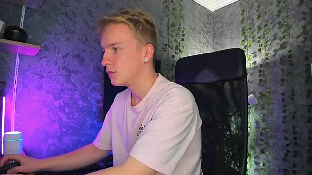 AlexxSweet online show from October 19, 2025, 6:49 am