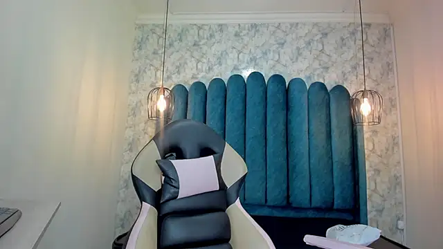 Snapshot of nalalye_cruzz_ chatting on October 4, 2025, 2:57 am nalalye cruzz online show from October 4, 2025, 2:57 am