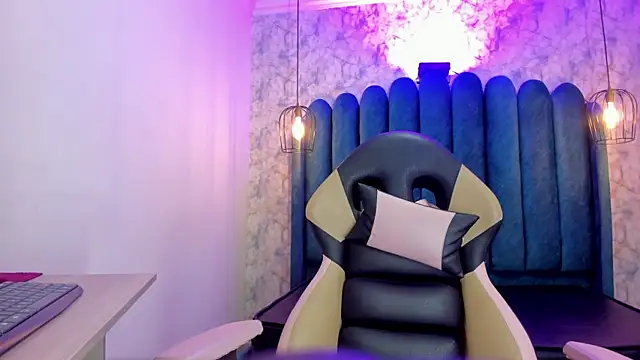 Snapshot of nalalye_cruzz_ chatting on October 29, 2025, 3:16 am nalalye cruzz online show from October 29, 2025, 3:16 am