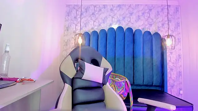 Snapshot of nalalye_cruzz_ chatting on September 18, 2025, 2:03 am nalalye cruzz online show from September 18, 2025, 2:03 am