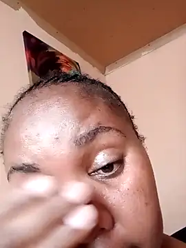 Snapshot of ZOQULUx chatting on September 20, 2025, 9:36 am ZOQULUx online show from September 20, 2025, 9:36 am