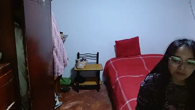 clarisse69 online show from March 6, 2026, 5:13 am